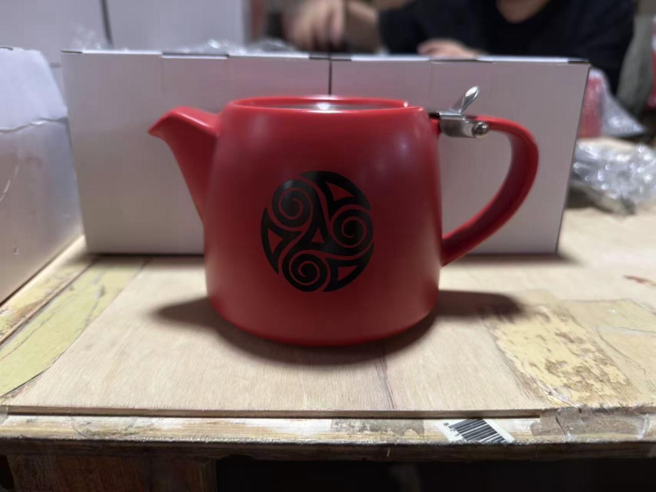 Théière en céramique avec couvercle inox - Rouge
